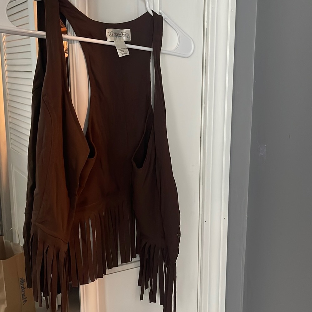 tanktop that could go over another shirt